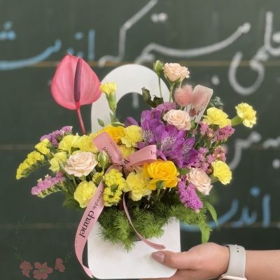 باکس زیبای زرین درخشان و گرمابخش