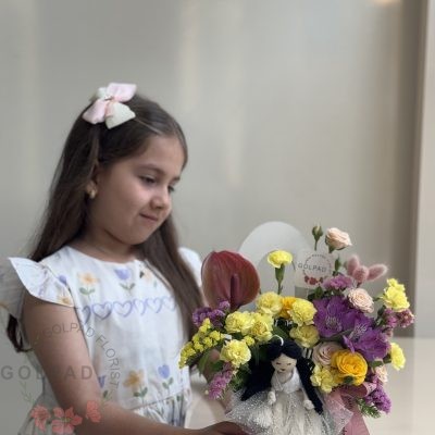 باکس زیبای پرنیا با عروسک نازنازی اش پریا