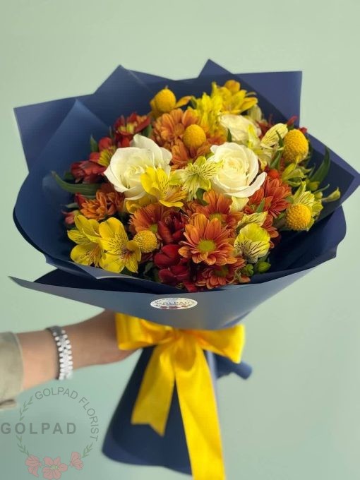 دسته گل ستایش با هامورنی رنگهای گرم