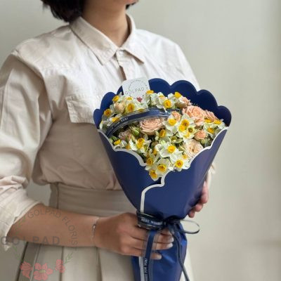 دستهگل ارغوان | لطافت و شکوه